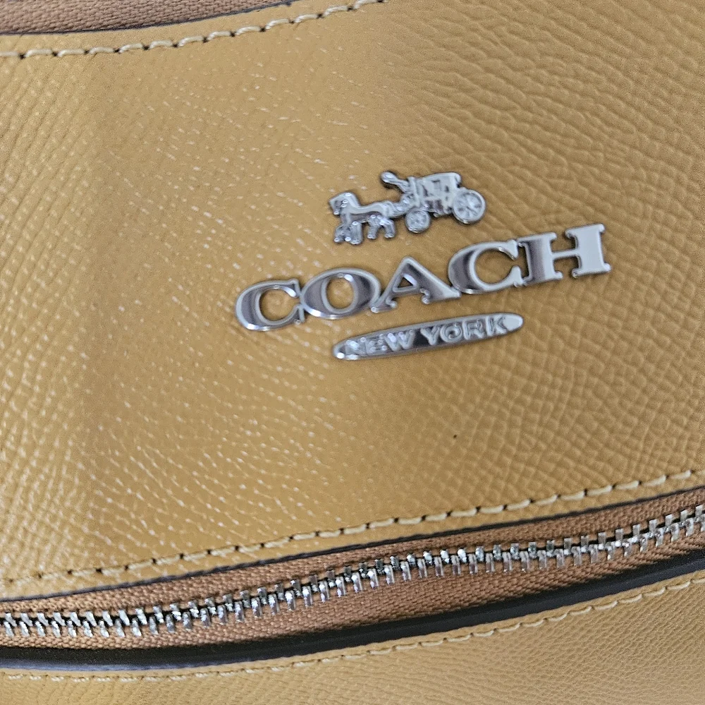 NWOT Coach Honeycomb Color Leather Crossbody Bag - Picture 11 of 13